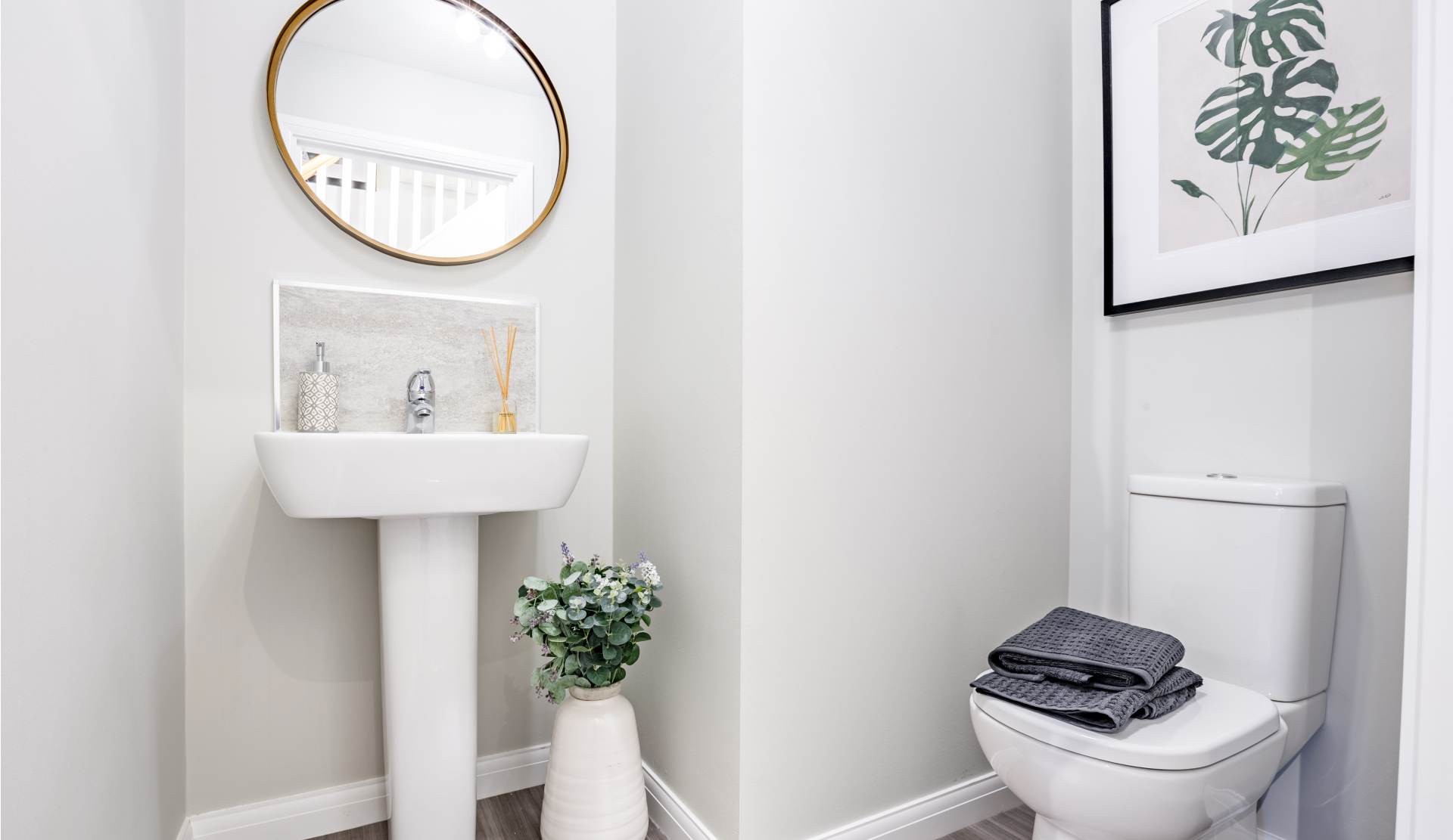 Tarvie cloakroom