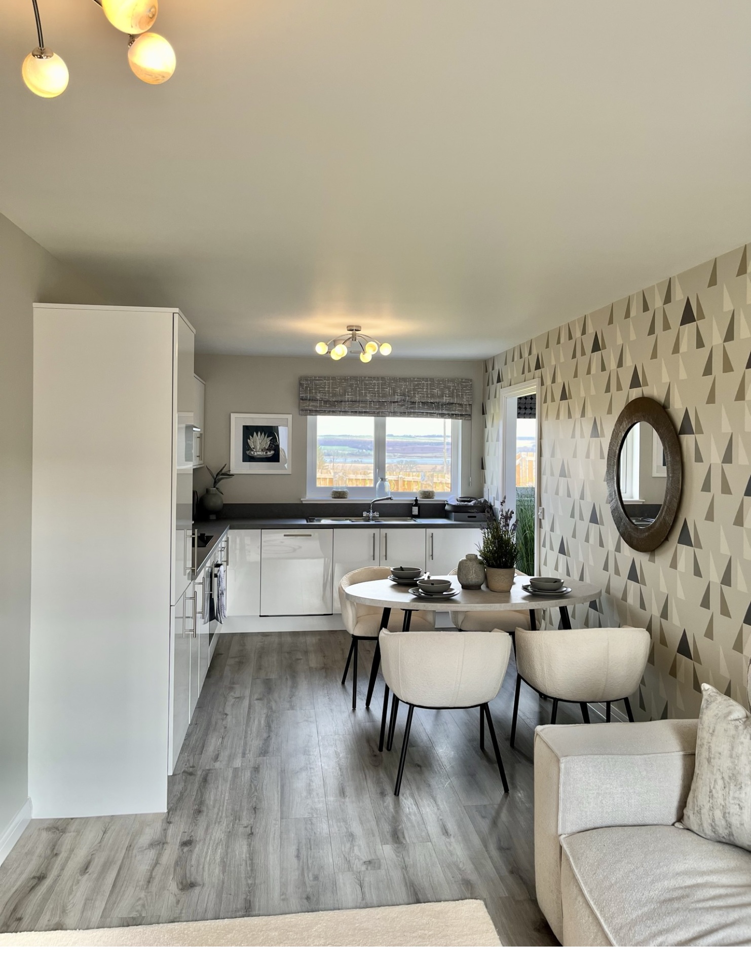 Lochy Kitchen 9