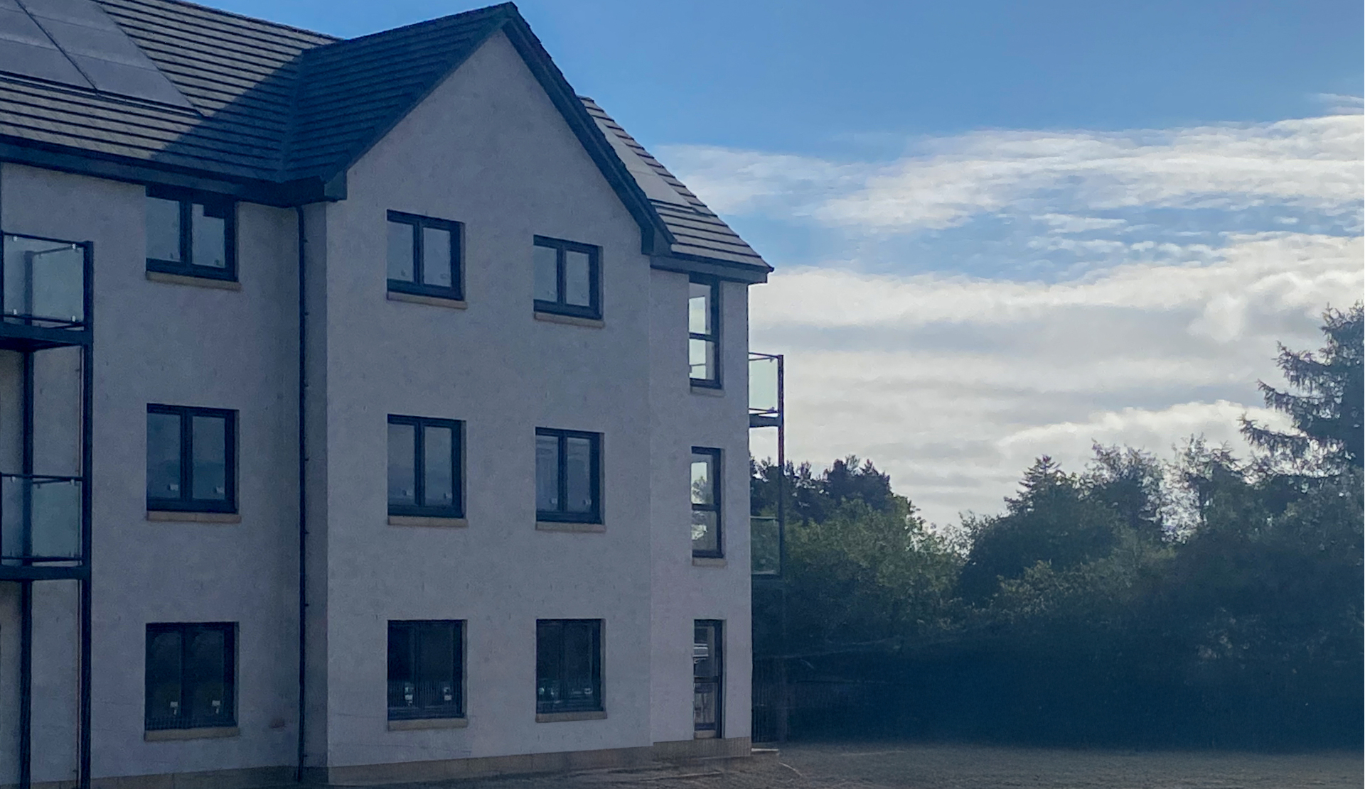 Clunie Cantray exterior (1)