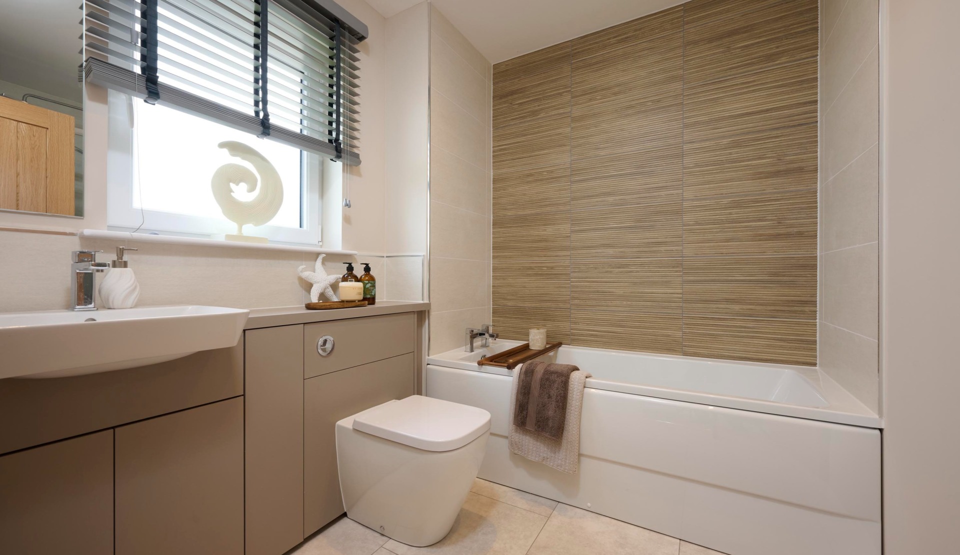 The Carnegie principal bedroom bathroom AS